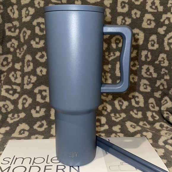 Simple Modern TREK 40oz Tumbler in  Blue Dune 😍 New & Never Used 😍 - Picture 6 of 17
